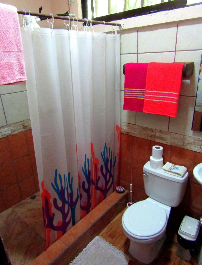Appartamento Casa Alegra Puerto Viejo de Talamanca Esterno foto